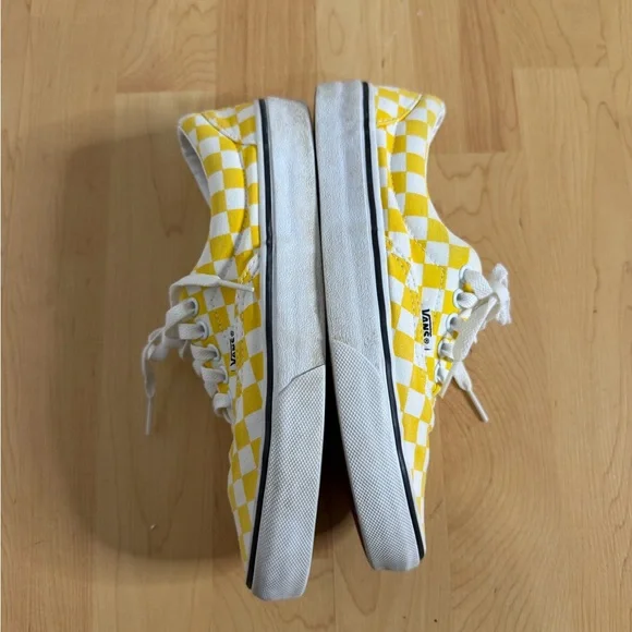 Vans Sneakers in Yellow and White Checkered - Picture 6 of 8